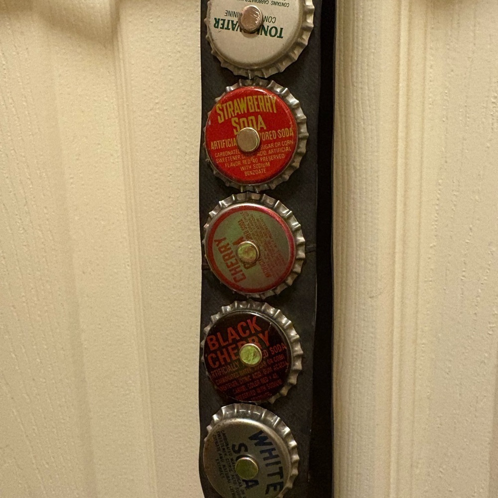Vintage Black Rubber Seatbelt Belt with Bottle Cap Accents (missing female end) - Picture 9 of 10